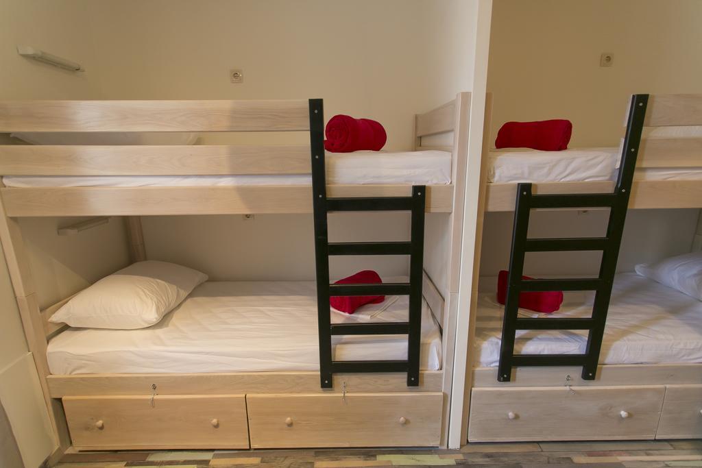 City Hostel Trogir Room photo