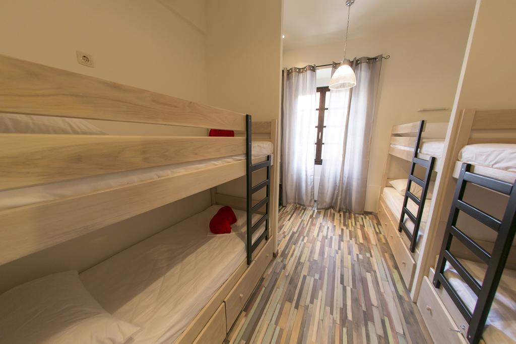 City Hostel Trogir Room photo
