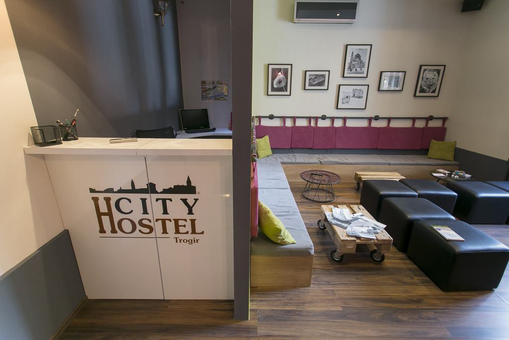 City Hostel Trogir Exterior photo